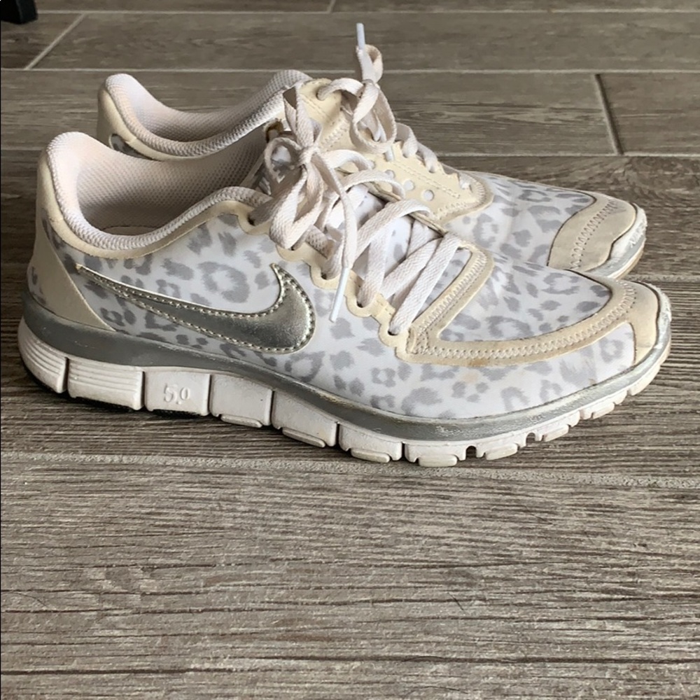 Nike leopard white and gray sneakers - Picture 2 of 6
